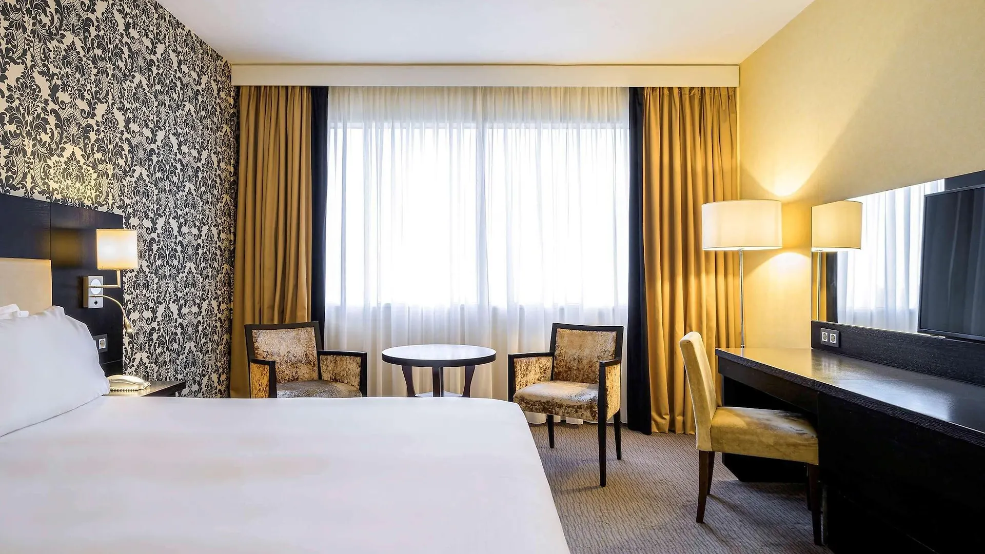 Mercure Antwerp City South 4*,