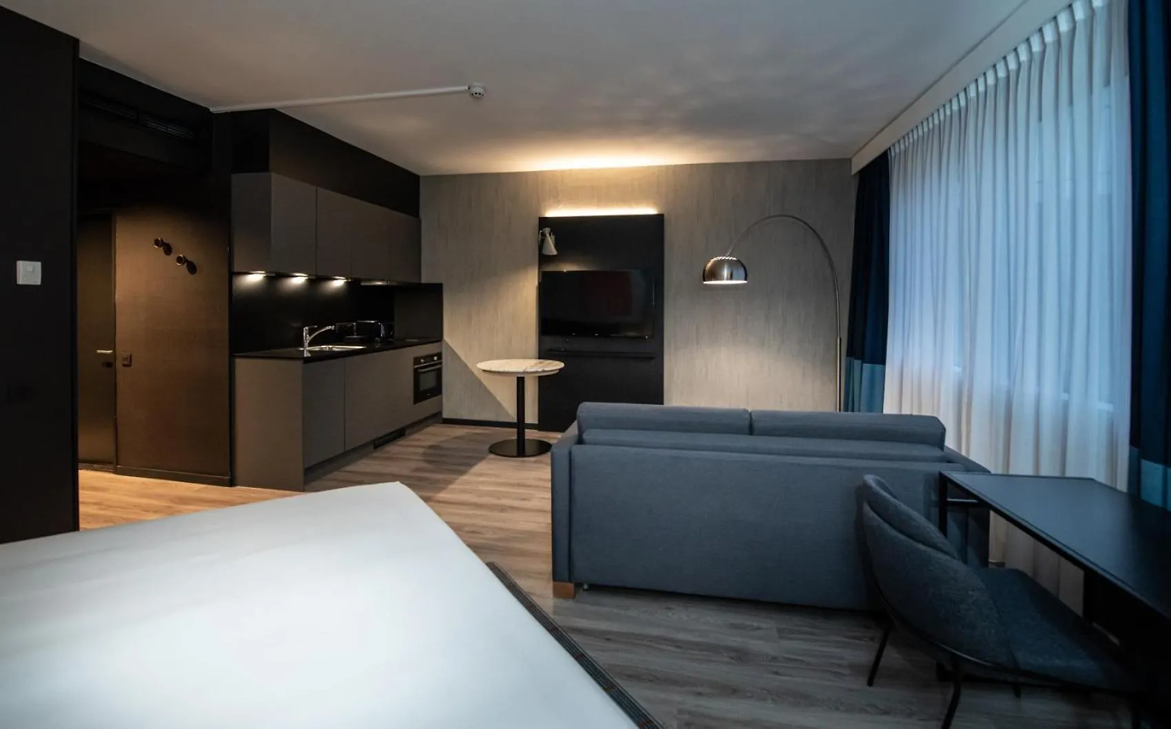 Mercure Antwerp City South 4*,